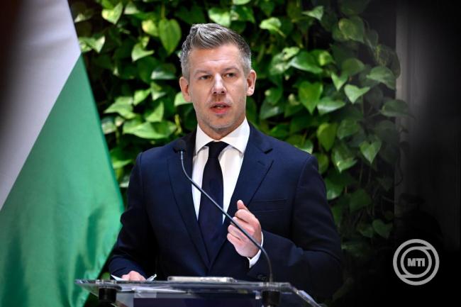 Magyar Péter bejelentette a minimálnyugdíj emelést